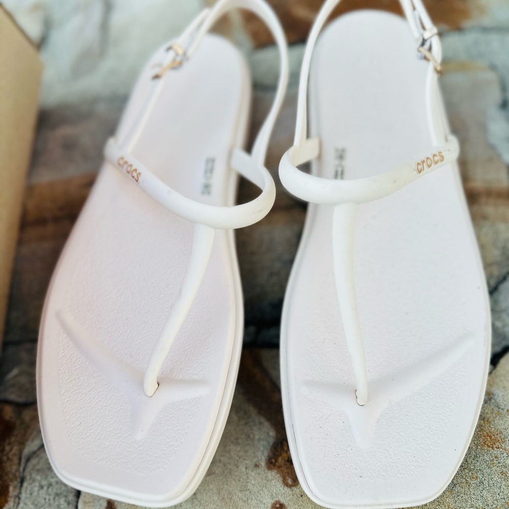 Crocs Women's White Sandals,Size 8 NEVER WORN